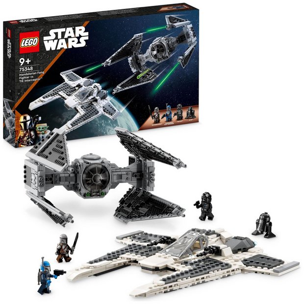 LEGO Star Wars 75348 Mandalorian Fang Fighter vs TIE Interceptor