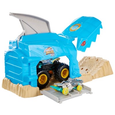 Hot Wheels Monster Trucks - Team Shark Wreak