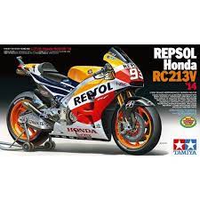 Tamiya REPSOL Honda RC2-3V ‘14 1:12